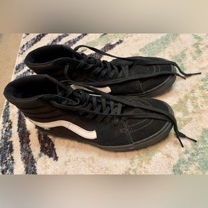 VANS Men’s Size 13 Suede Skate Shoes - black with black sole